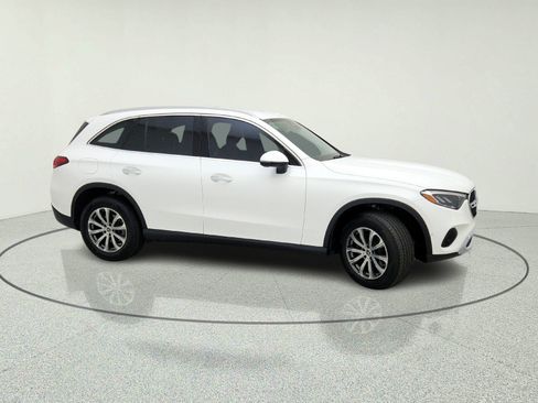 Certified 2024 Mercedes-Benz GLC 300 image 6