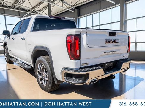 Used 2022 GMC Sierra 1500 SLT AWD/4WD image 28
