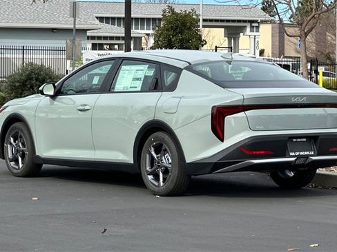 New 2026 Kia K4 LXS image 7