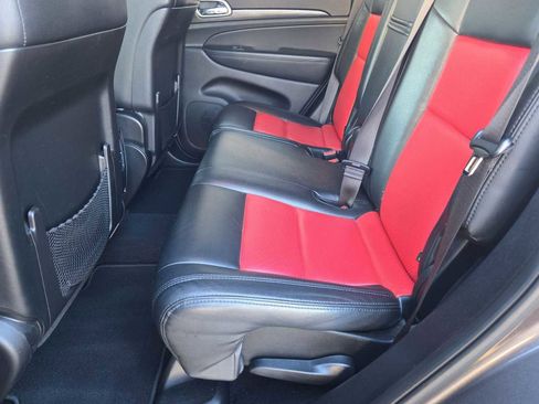 Used 2019 Jeep Grand Cherokee Laredo image 18