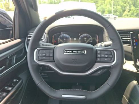 New 2026 Jeep Grand Wagoneer L 4WD w/ Premium Group I image 9