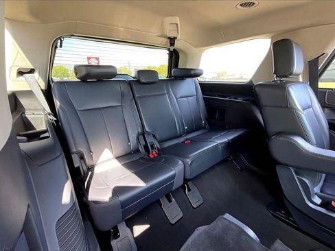 Used 2024 Ford Expedition XLT image 33
