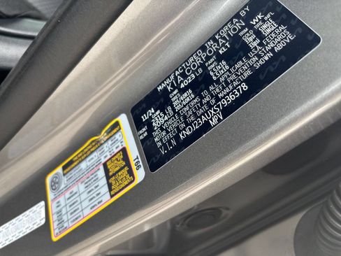 Used 2025 Kia Soul LX w/ LX Technology Package FWD image 27