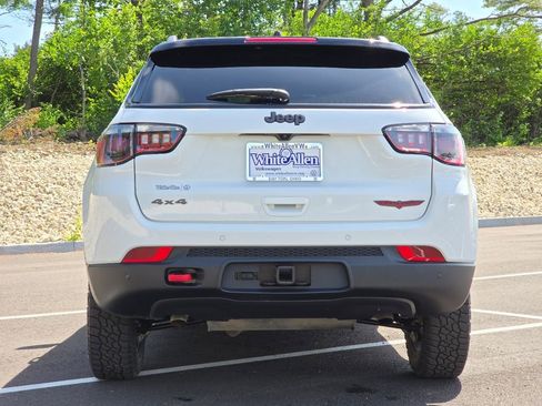 Used 2025 Jeep Compass Trailhawk w/ Trailer Tow Group AWD/4WD image 25