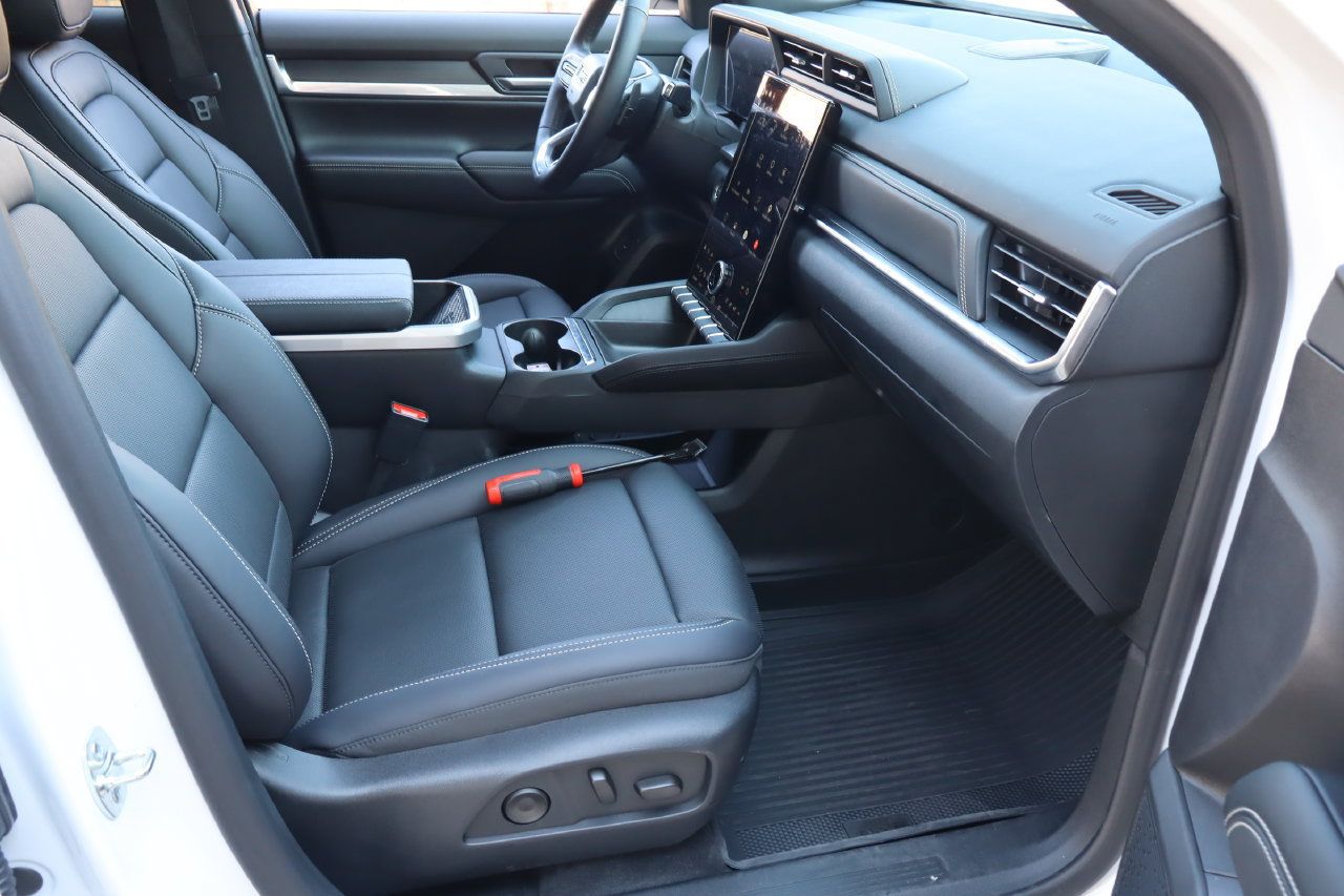 Used 2027 GMC Terrain Elevation w/ Elevation Premium Package FWD image 16