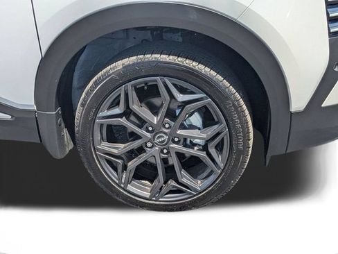 Used 2025 Nissan Kicks SR FWD image 10