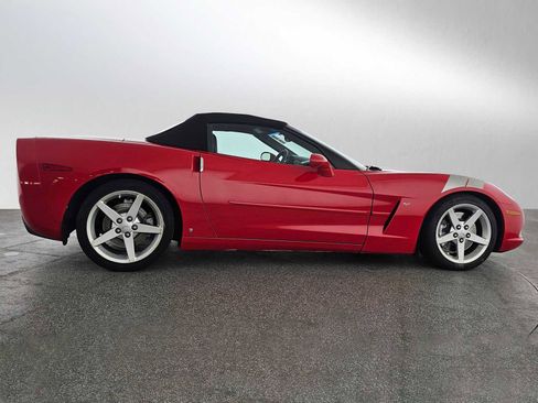 Used 2007 Chevrolet Corvette Convertible w/ Preferred Equipment Group image 2