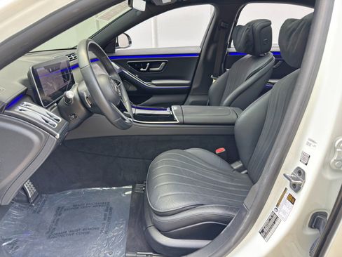 Used 2022 Mercedes-Benz S 500 4MATIC w/ AMG Line Package image 17