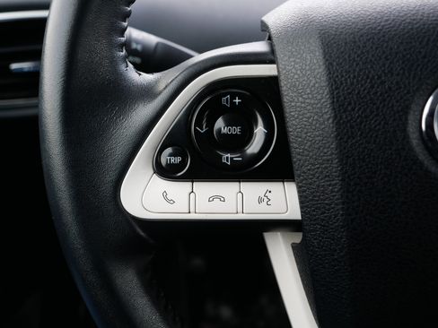 Used 2017 Toyota Prius Two image 31