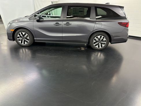 New 2026 Honda Odyssey EX-L image 2