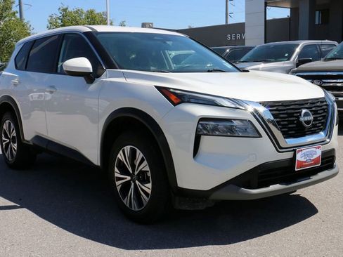 Used 2023 Nissan Rogue SV AWD/4WD image 4