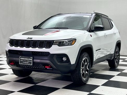 New 2026 Jeep Compass Trailhawk image 4