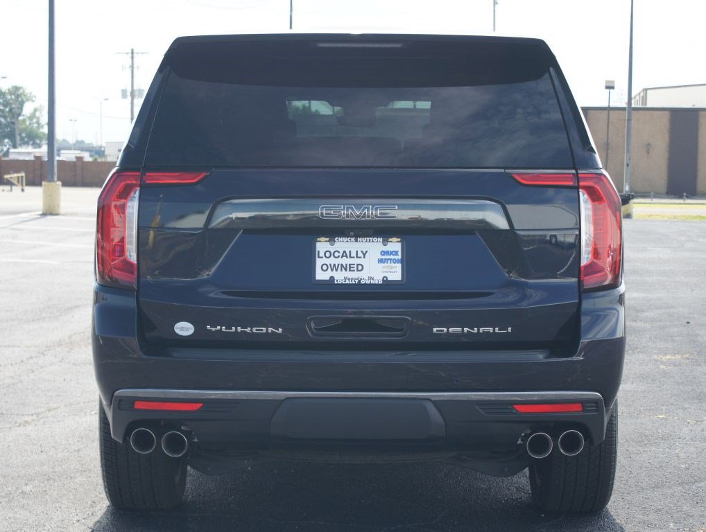 Used 2024 GMC Yukon Denali Ultimate AWD/4WD image 3