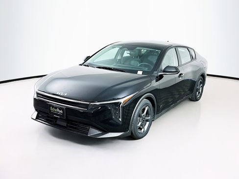 Used 2025 Kia K4 FWD image 3