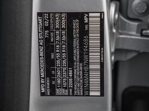 Used 2022 Mercedes-Benz GLB 250 4MATIC w/ Premium Package Lite image 38