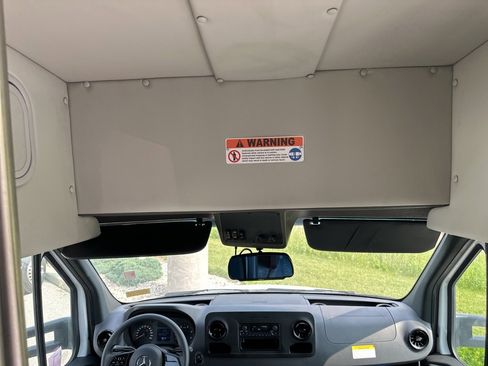 Used 2022 Mercedes-Benz Sprinter 3500 image 57