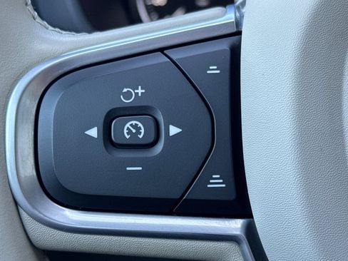 Used 2021 Volvo XC60 T8 Inscription Expression w/ Advanced Package image 26