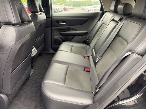 Used 2023 Nissan Ariya AWD image 25