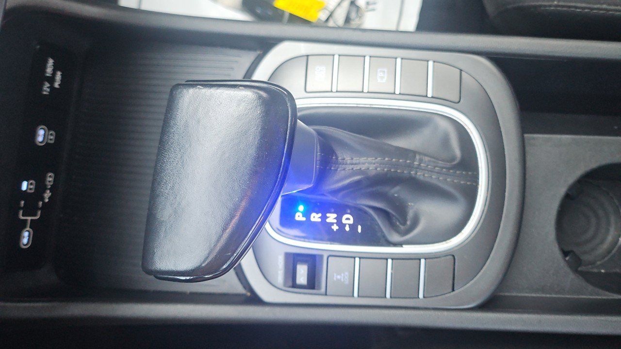 Used 2025 Hyundai Kona SEL AWD/4WD image 21