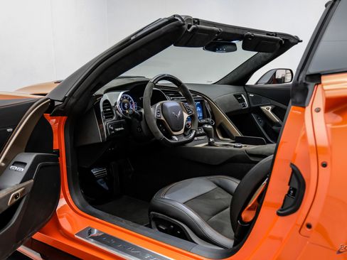 Used 2019 Chevrolet Corvette ZR1 RWD image 46