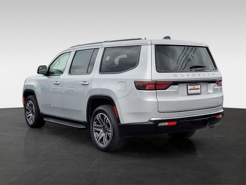 Used 2024 Jeep Wagoneer Series II w/ Flexible Seating Group RWD image 6