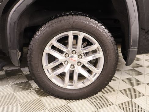 Used 2019 GMC Sierra 1500 SLT w/ SLT Premium Package AWD/4WD image 18