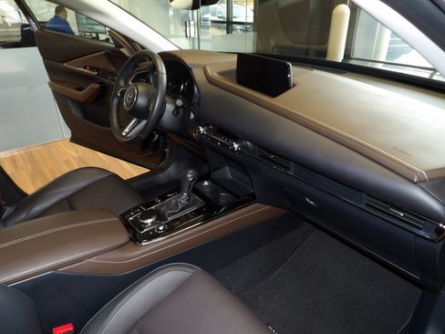 Certified 2025 MAZDA CX-30 2.5 Turbo w/ Premium Package image 13