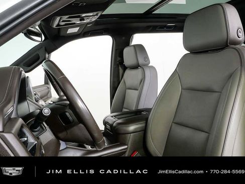 Used 2023 GMC Yukon SLT RWD image 5