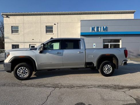 Used 2022 GMC Sierra 2500 SLE w/ SLE Convenience Package image 2