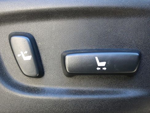 Used 2014 Toyota 4Runner SR5 Premium image 12