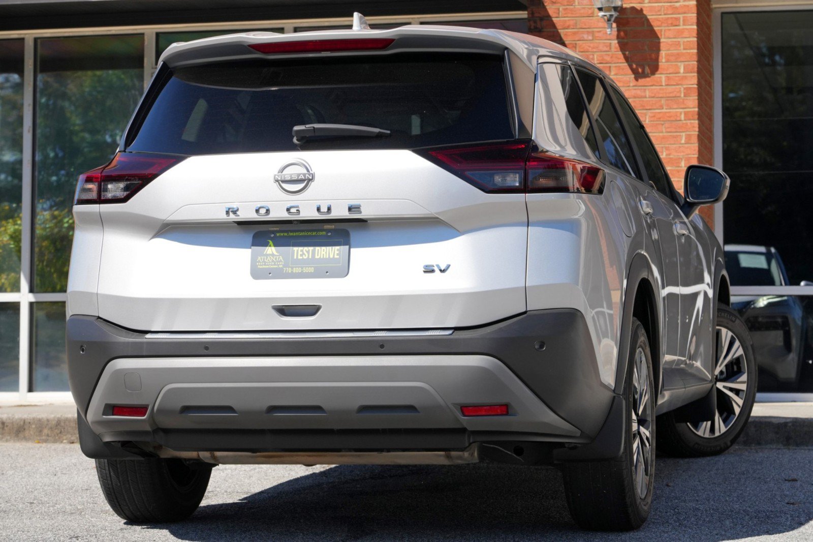Used 2022 Nissan Rogue SV FWD image 4