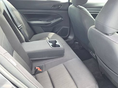 Used 2025 Nissan Altima 2.5 SV FWD image 33