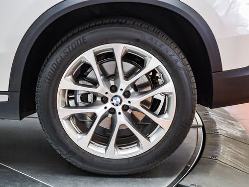 Used 2022 BMW X5 sDrive40i w/ Parking Assistance Package image 11