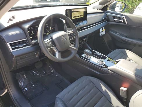 New 2026 Mitsubishi Outlander SE image 22