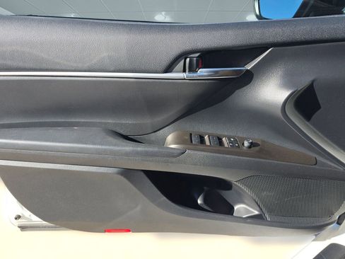 Used 2023 Toyota Camry SE image 10