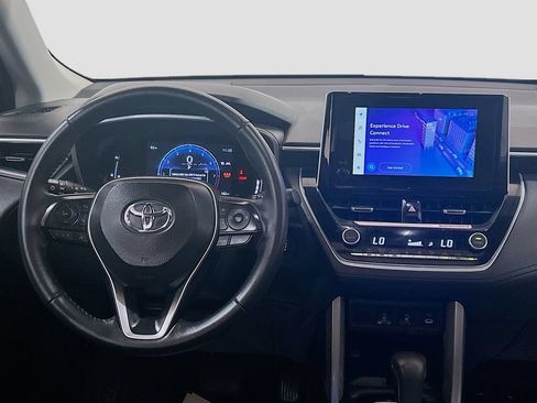 Used 2024 Toyota Corolla Cross XLE w/ Convenience Package FWD image 20