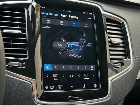 Certified 2025 Volvo XC90 T8 Ultra w/ Protection Package Premier image 24