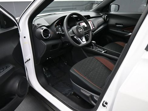 Used 2024 Nissan Kicks SR FWD image 2