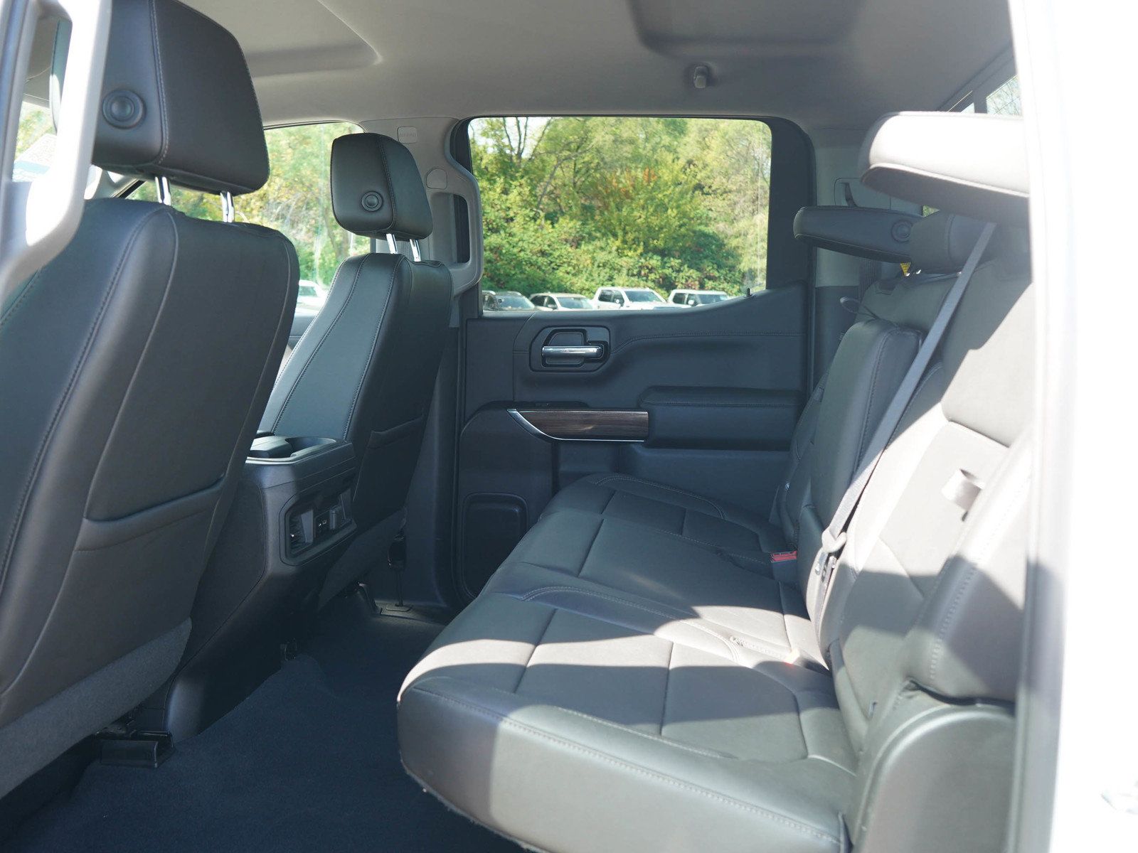 Used 2019 Chevrolet Silverado 1500 LT Trail Boss AWD/4WD image 15