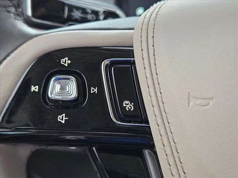 Used 2024 Lincoln Aviator Reserve w/ Equipment Group 201A AWD/4WD image 17