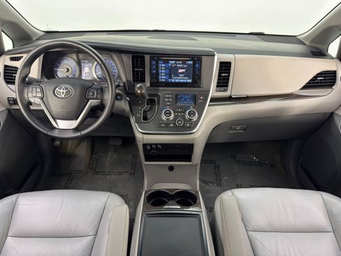 Used 2016 Toyota Sienna XLE image 12