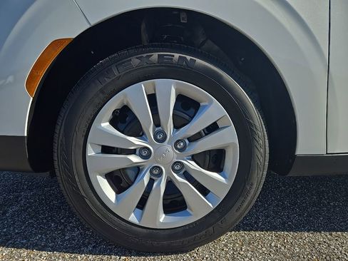 Used 2025 Kia Soul LX image 26