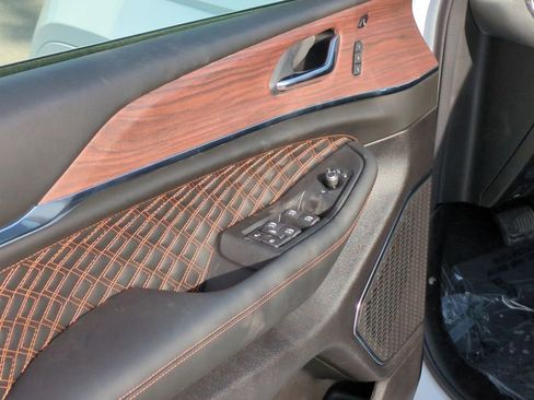 New 2025 Jeep Grand Cherokee L Summit w/ MOPAR Finishing Package AWD/4WD image 13