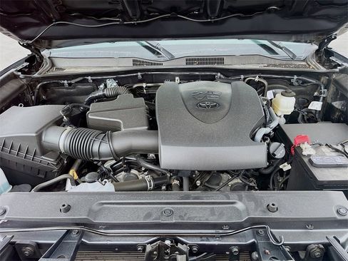 Used 2022 Toyota Tacoma SR image 28