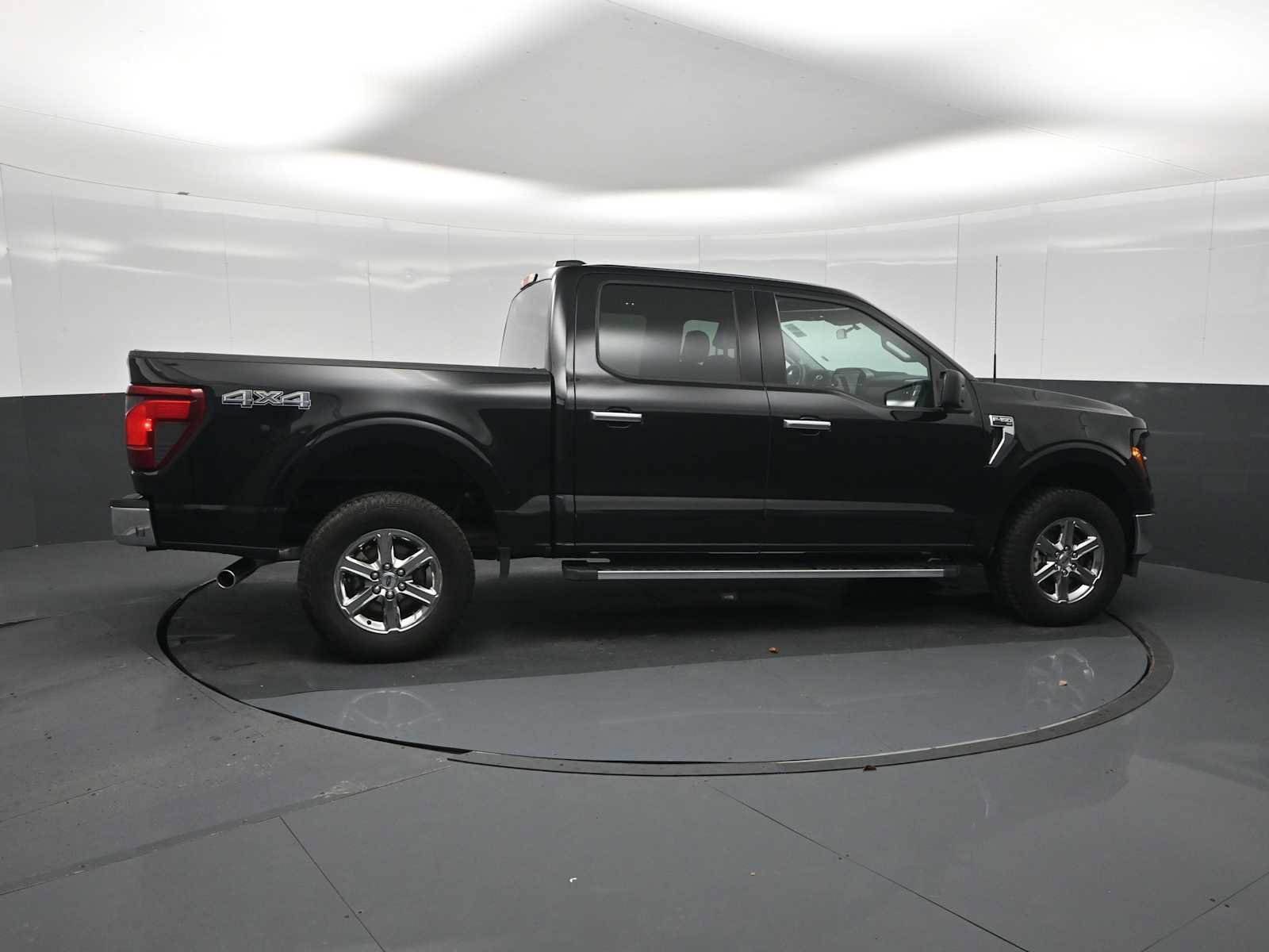 Used 2025 Ford F150 XLT w/ Equipment Group 301A Standard AWD/4WD image 9