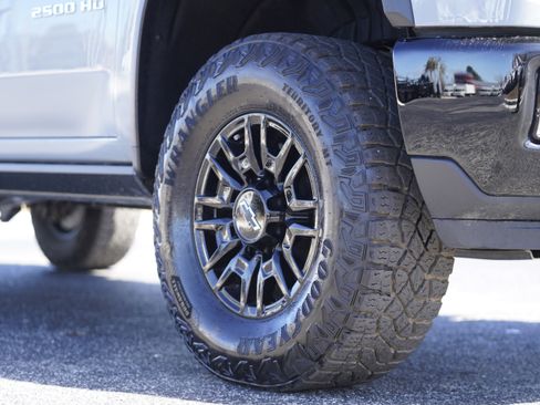 Used 2025 Chevrolet Silverado 2500 ZR2 w/ Technology Package AWD/4WD image 55
