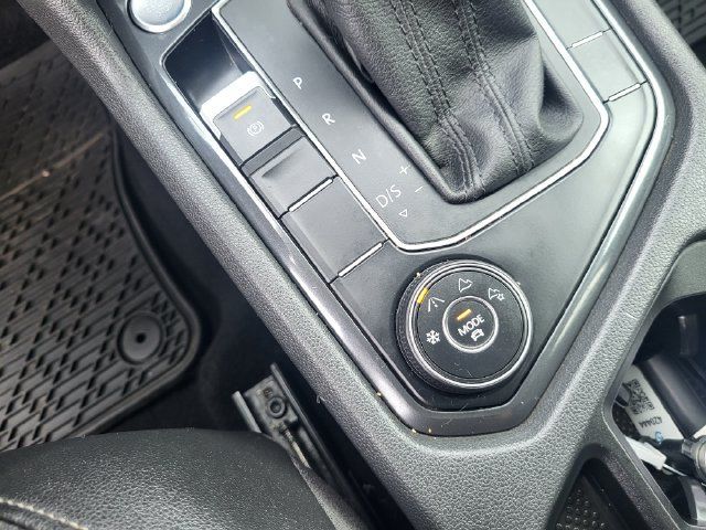 Used 2019 Volkswagen Tiguan SE w/ Panoramic Sunroof Package AWD/4WD image 19