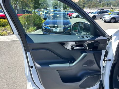 Used 2020 Jaguar F-PACE Prestige AWD/4WD image 11