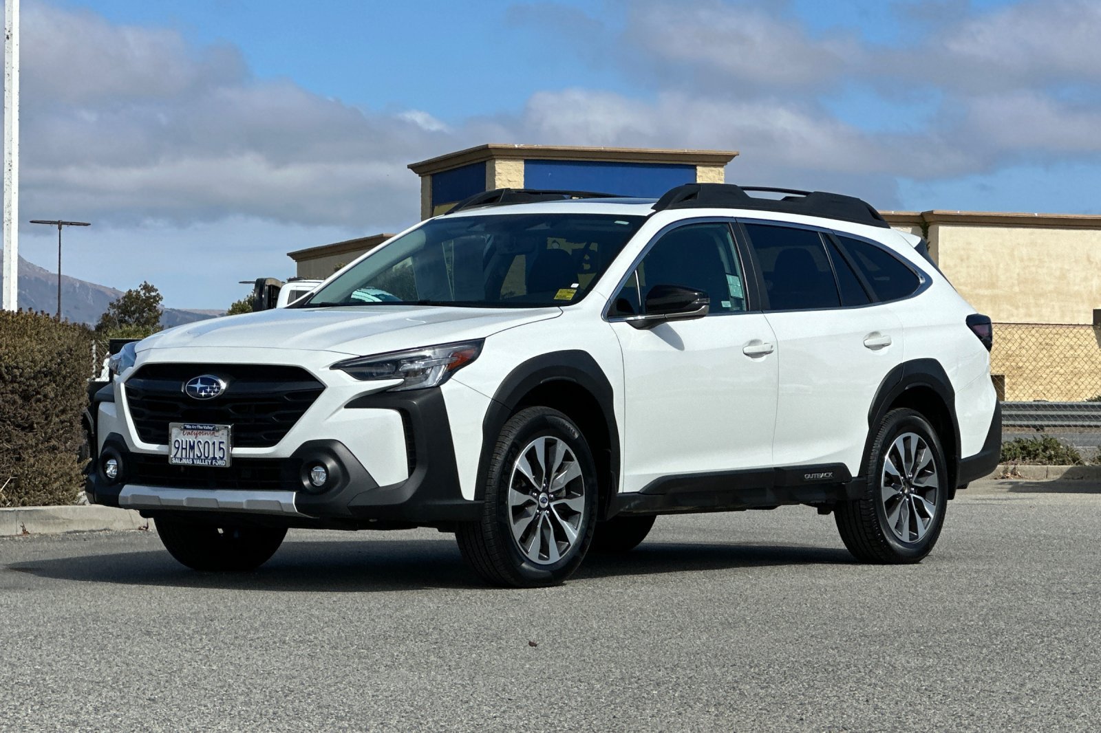 Used 2024 Subaru Outback Limited w/ Popular Package #2 AWD/4WD image 8