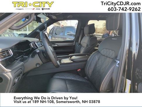 Used 2023 Jeep Grand Wagoneer Series III w/ Quick Order Packagew 28T image 12